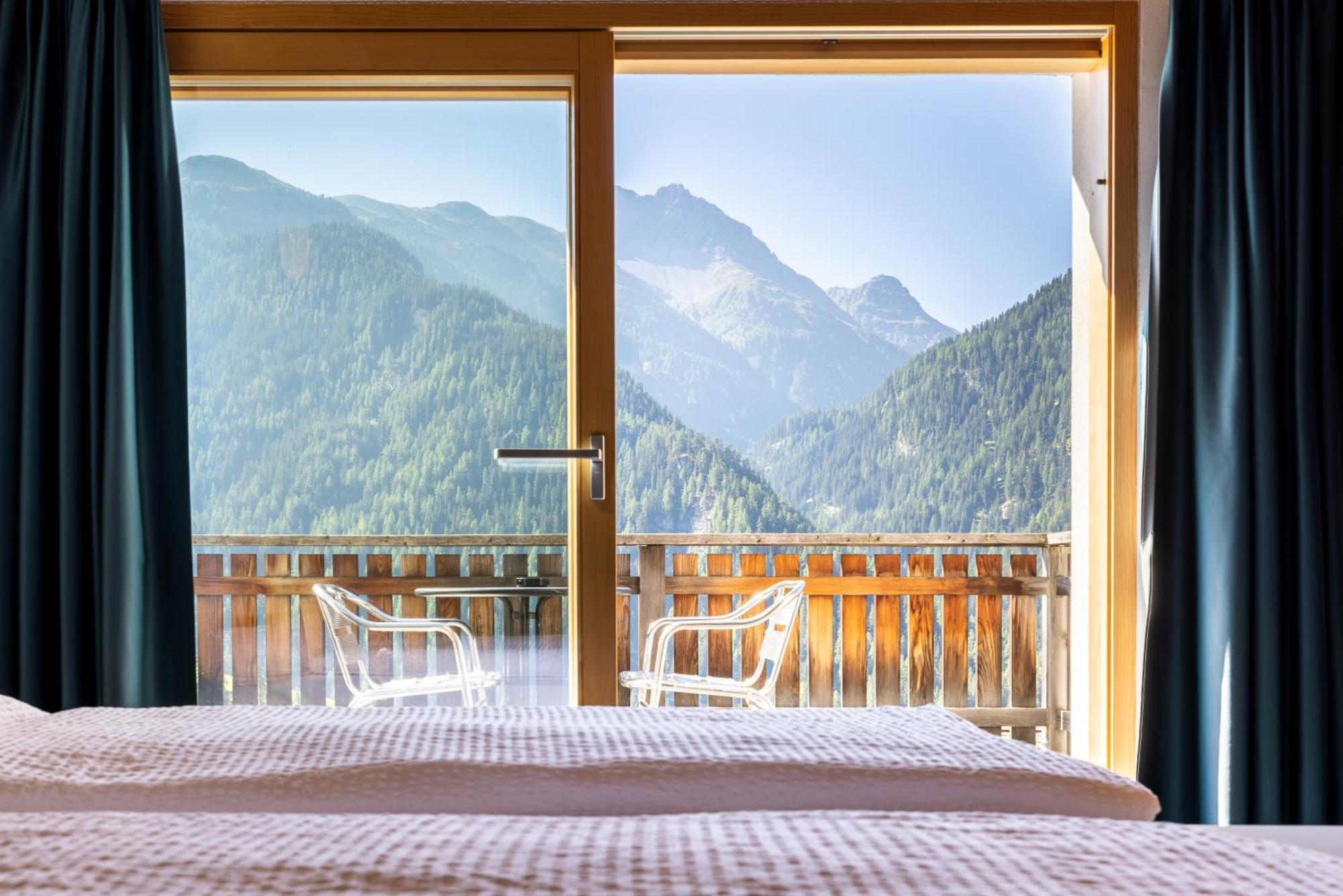 Schorta'S Alvetern - Boutique Hotel & Restaurant Ardez Zewnętrze zdjęcie